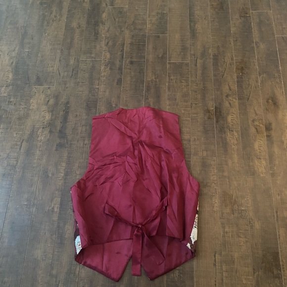 Paul Harris Santa button vest - Picture 8 of 8